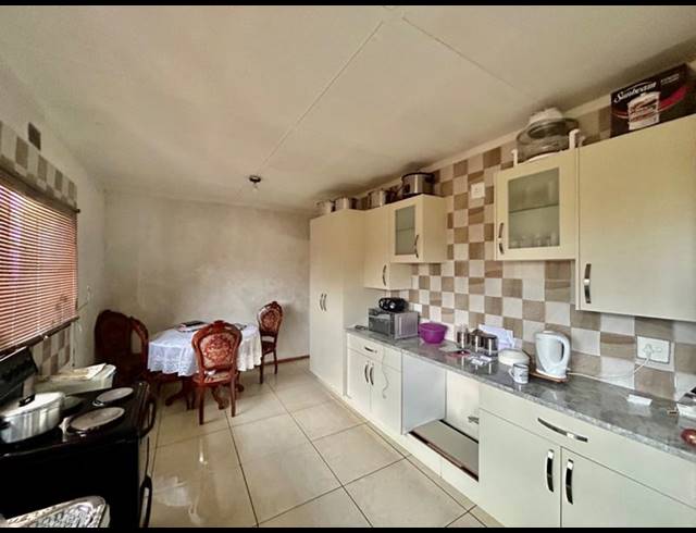 3 BEDROOM HOUSE FOR SALE IN VANDERBIJLPARK CW 5